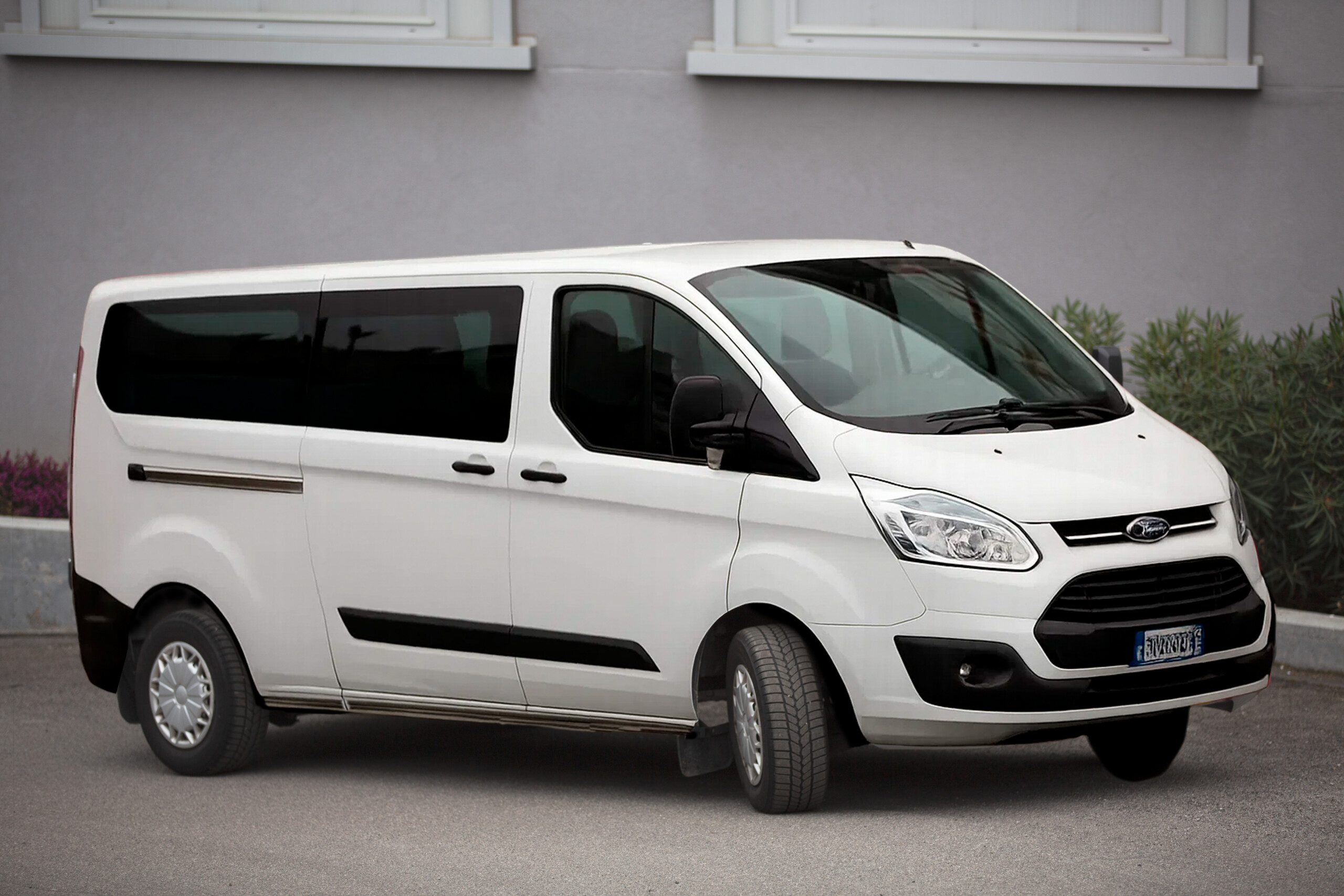 FURGONE-PERSONALIZZATO-prima edopo FURGONE-PERSONALIZZATO-prima edopo